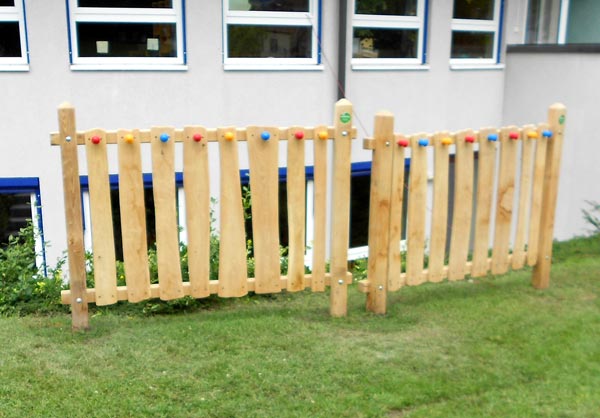 Garderobenwand /Zaun aus Robinie