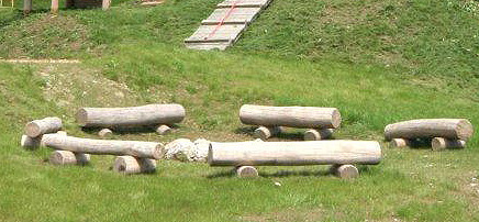 Sitz-Balancierstamm aus Robinie, L: 100-160 cm