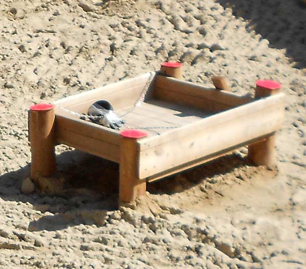 Matschbecken Robinie 150x100cm mit Kübel/Schieber