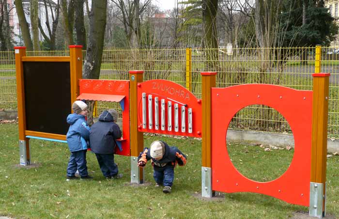 Spiel- und Aktionswand 4 Element