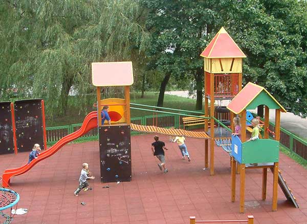 Turm Prag mit Aussichtsturm und Spielhauseinbau