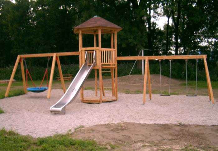 Sechseckturm Schaukelkombination Bergheim