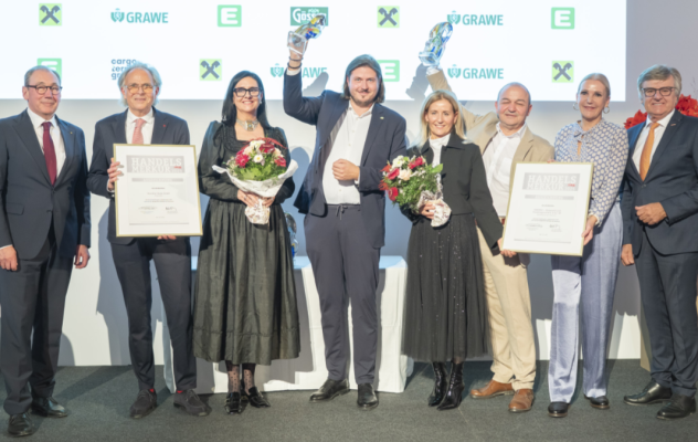 Gruppenfoto bei der Verleihung des Handelsmerkur
